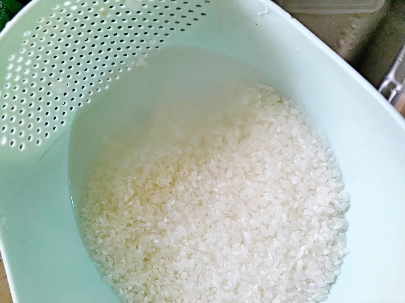 برنج خیس شده را در جای خنک نگهداری کنید