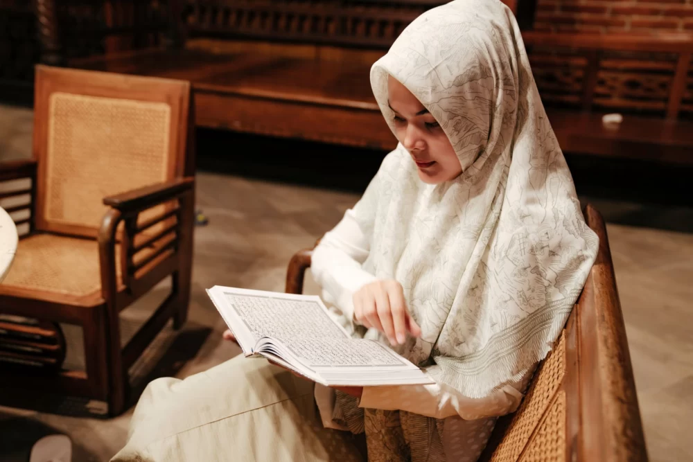 حکم سرمه یا مداد چشم و مانند آن برای وضو