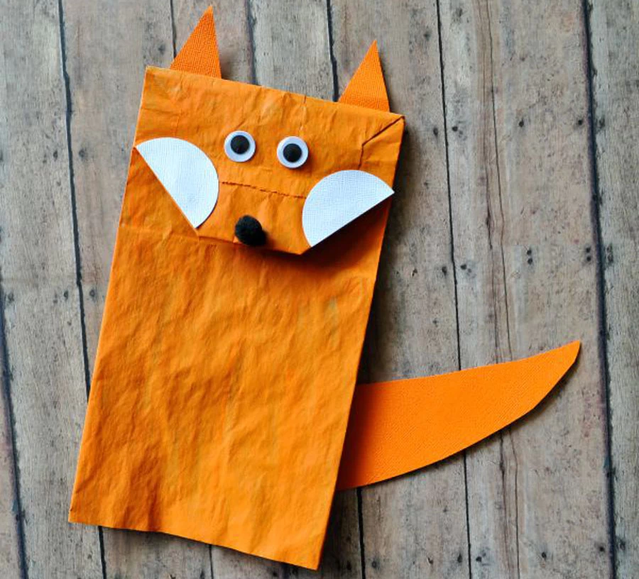 Bagged fox. Лиса в бумажном пакете. Fox Craft for Kids. Носок для подарков аппликация лиса. Paper Bag animals Craft.