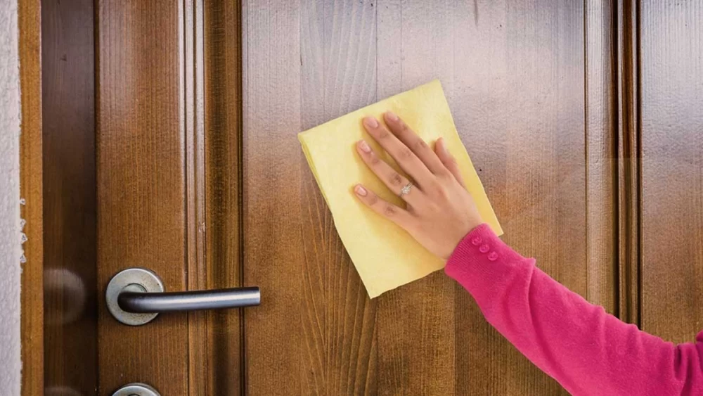 تمیز کردن درب ضد سرقت