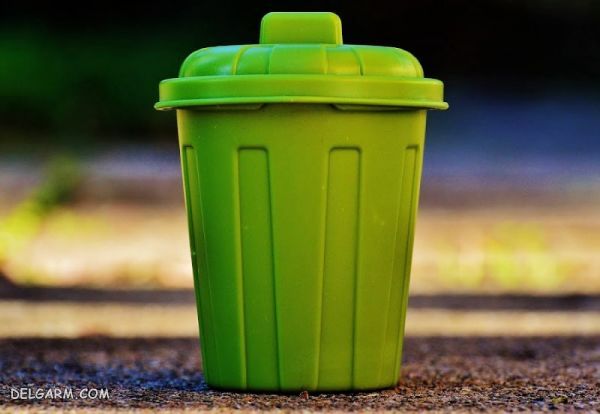 ضدعفونی کردن سطل زباله برای پیشگیری از کرونا