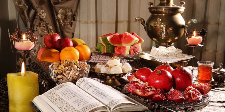 زیباترین ایده ها برای آرایش و تزیین سفره شب یلدا ۹۸