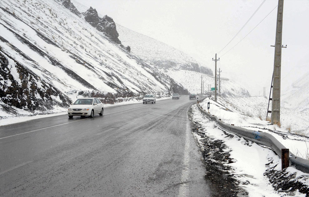 وجود برف و کولاک در جاده چالوس