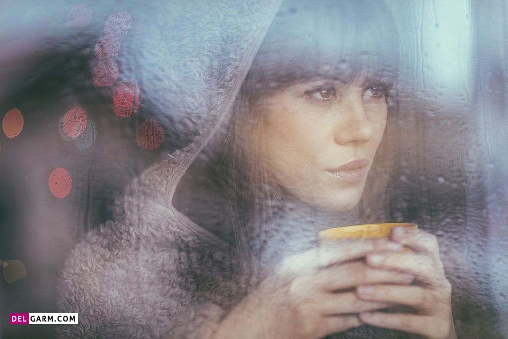 عکس باران و پنجره