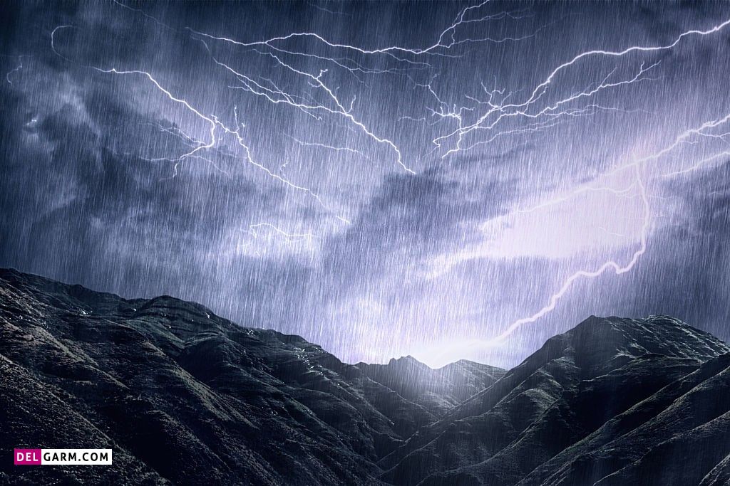 عکس باران و پنجره