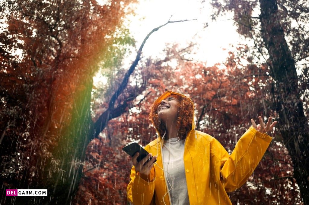 عکس باران و پنجره