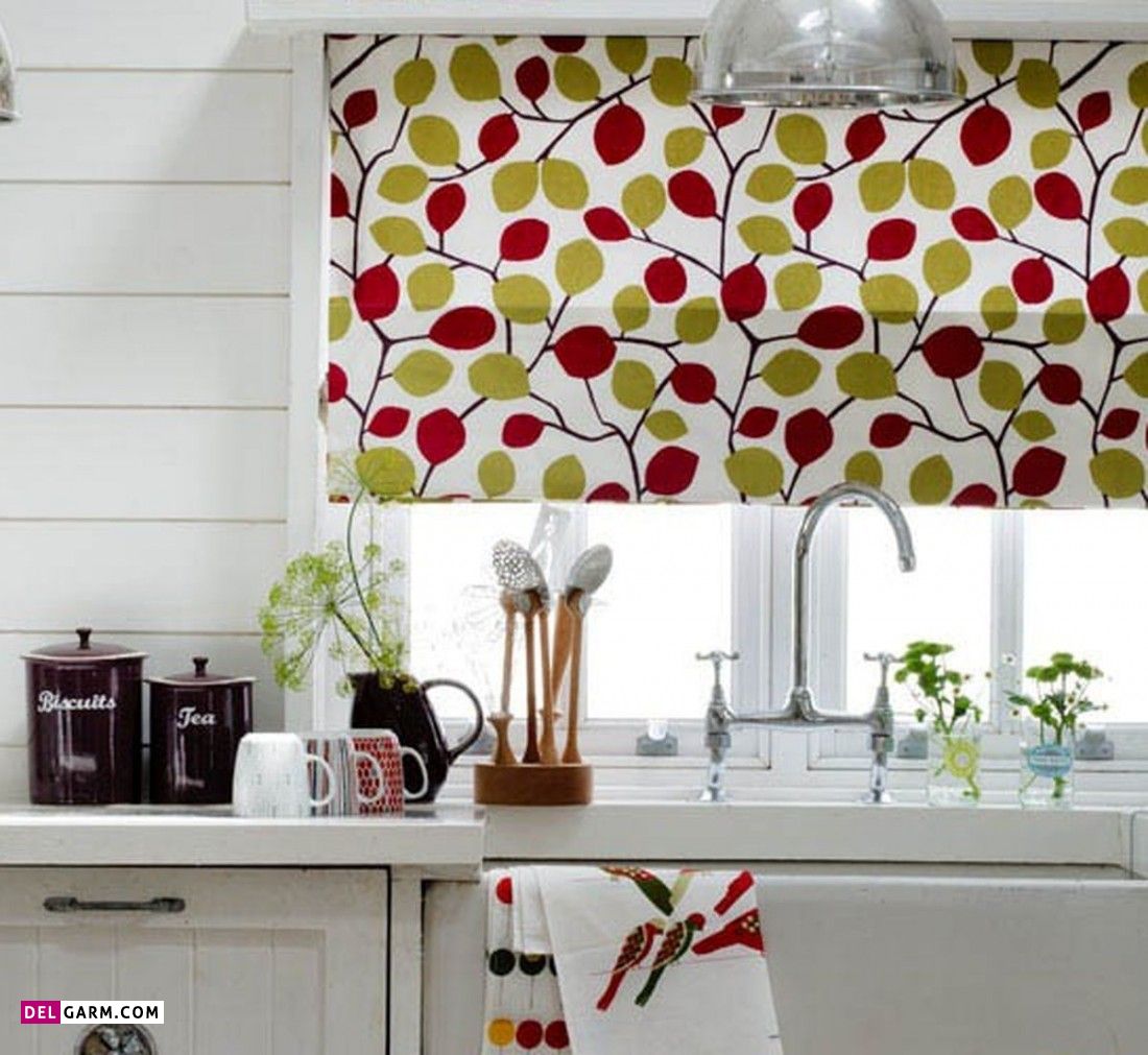 Что можно на окно на кухню. Декор окна на кухне. Шторы на кухню. Креативные шторы на кухню. Декоративные шторы на кухню.
