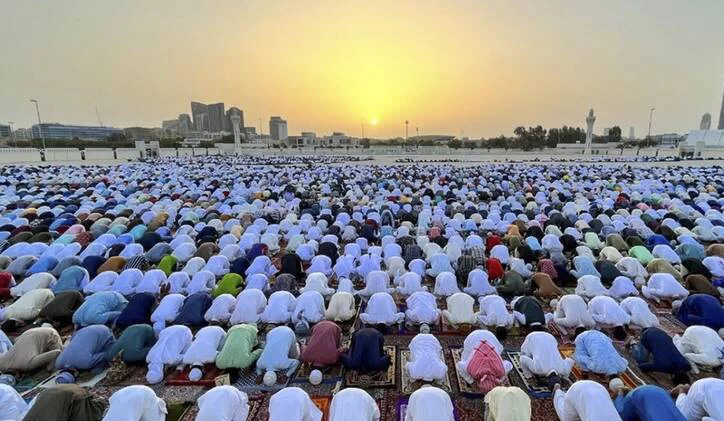 نماز عید فطر مستحب است یا واجب ؟
