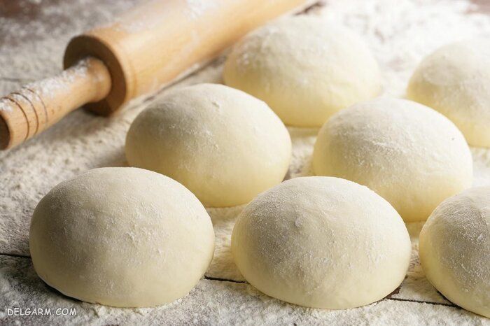 پیتزا گوشت و قارچ خانگی/طرز تهیه پیتزا گوشت و قارچ رستورانی