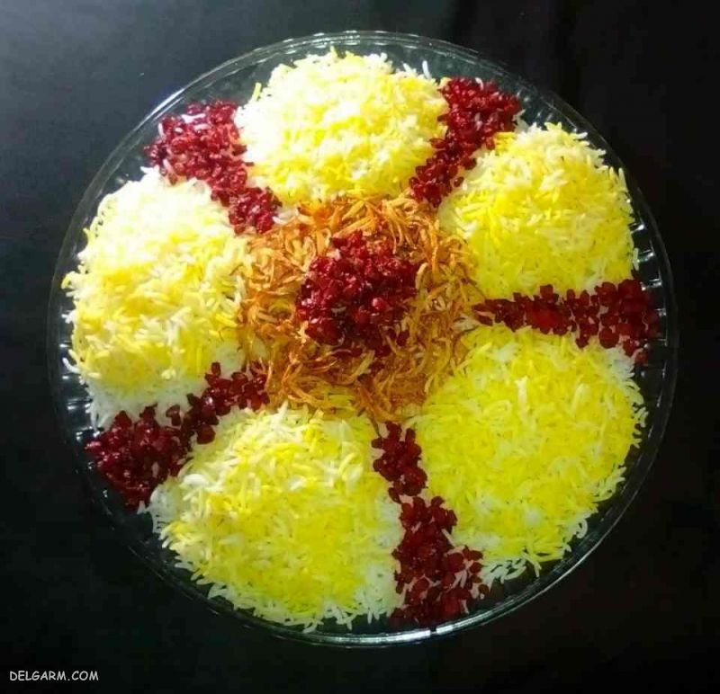 تزیین برنج با زرشک و زعفران