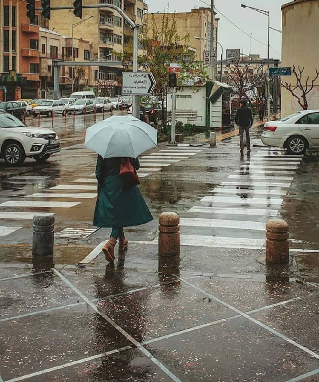 عکس دختر در باران