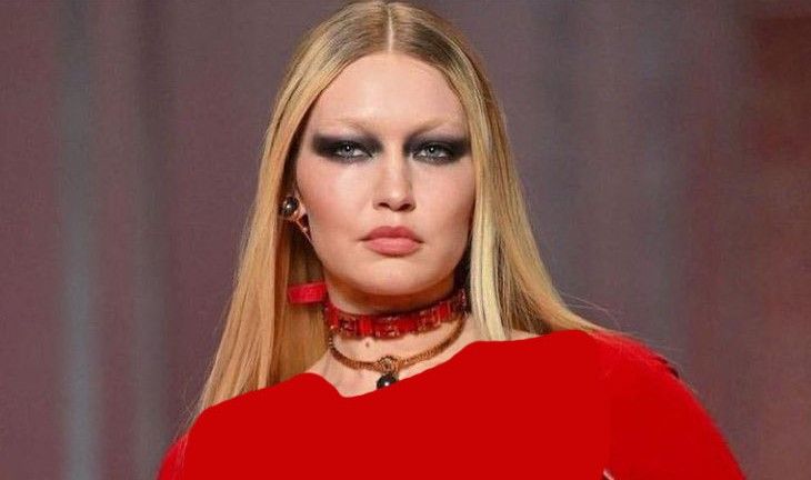 دو خواهر مدل آمریکایی در هفته مد در کنار بیلبورد تبلیغاتیشان !