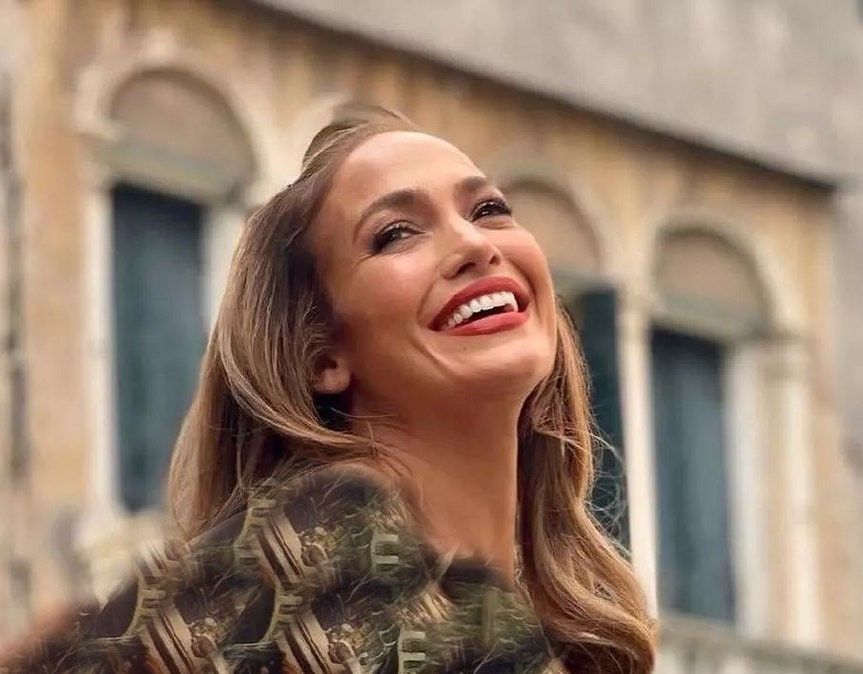 تصاویر جدید جنیفر لوپز با لباسی با طرح رویایی!