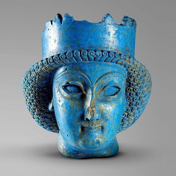 سردیس فیروزه‌ای زیبا منتسب به ملکه هخامنشی آتوسا!