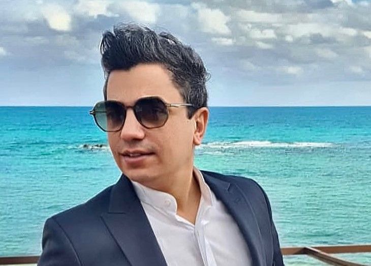 سفر محسن ابراهیم زاده به اصفهان با ماشین شخصی!