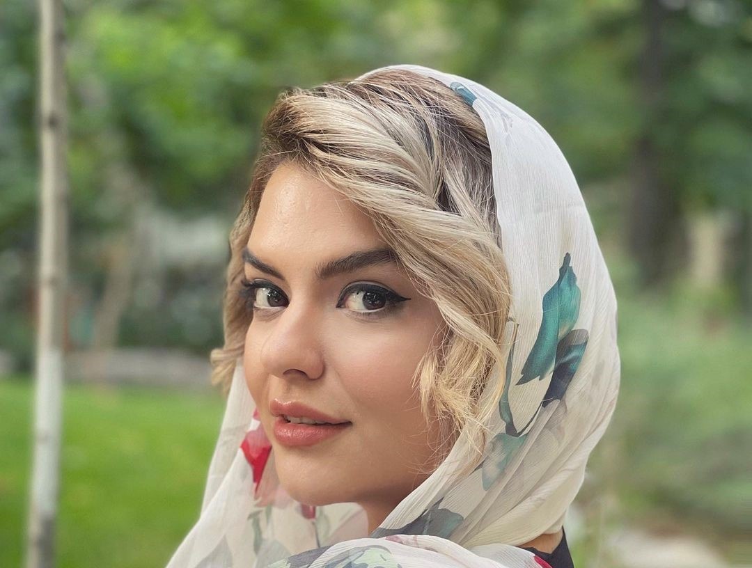 تولد 32 سالگی دنیا مدنی در طبیعت با کاپ کیک ساده!