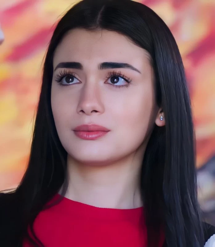 زیبایی و شیک بودن اوزگه یاگیز در عین سادگی