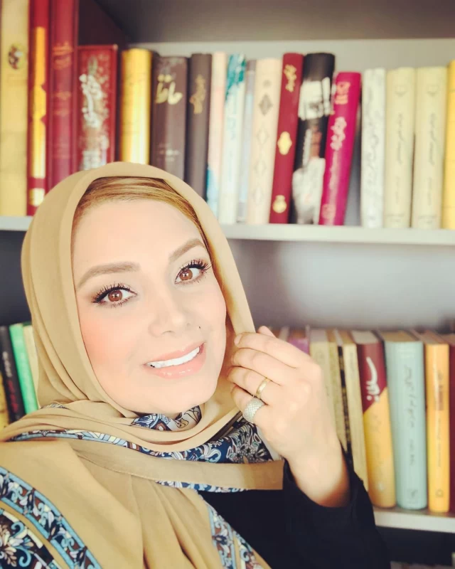 خانم مجری معروف ایرانی با استایل پلنگی به خرید رفت