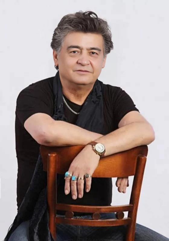 علاقه زیاد رضا رویگری به کت و شلوار از بچه گی تا به الان