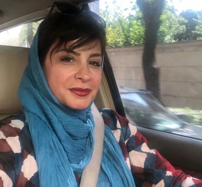 سیما تیرانداز در مهمونی ها این مدلی تیپ میزنه