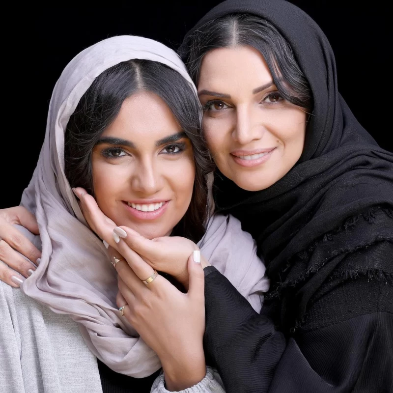 گلچینی از تصاویر الهام پاوه نژاد از کودکی تا به حال