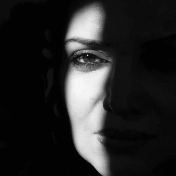 گلچینی از تصاویر الهام پاوه نژاد از کودکی تا به حال