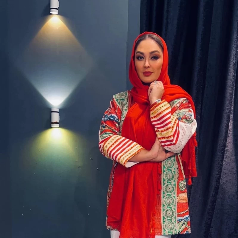این بار الهام حمیدی با استایل یک دست مشکی مخاطبینش را شگفت زده کرد