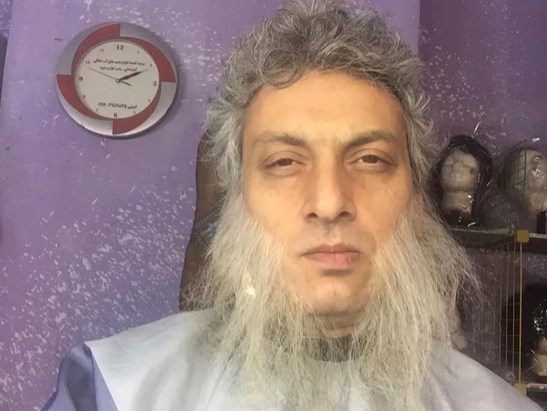 باورتون میشه این آقا ارژنگ امیرفضلی هستش؟؟؟؟