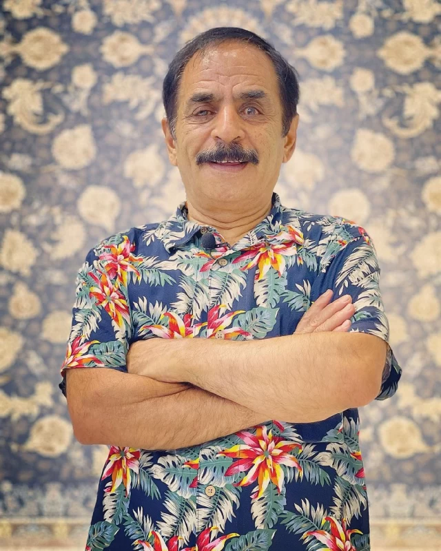 شوخی خنده دار آقا رشید با واتساپ