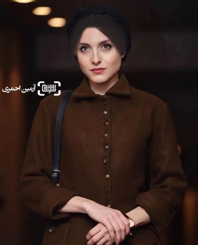 تسلط خیره کننده سارای گرجی به چند زبان 