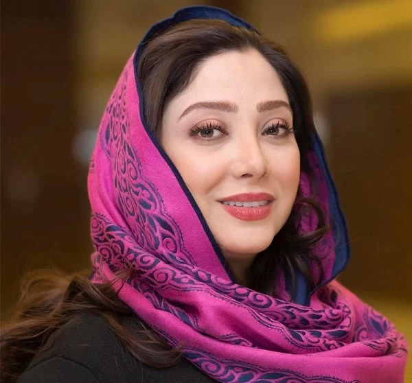 ژست های هنری دختر آقا رحمان سریال سه در چهار پربازدید شد