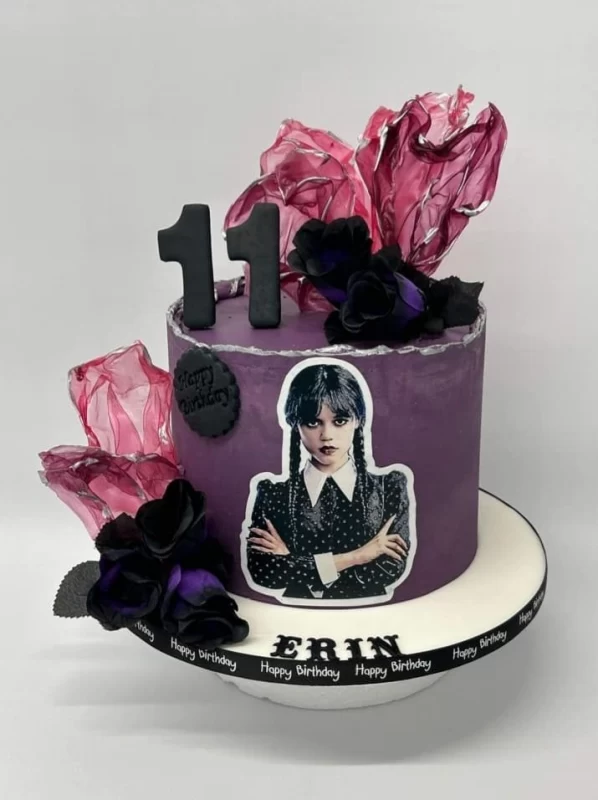 کیک های فوق العاده زیبا با طرح سریال ونزدی توسط یک هنرمند کیک های فوق العاده زیبا با طرح سریال ونزدی توسط یک هنرمند