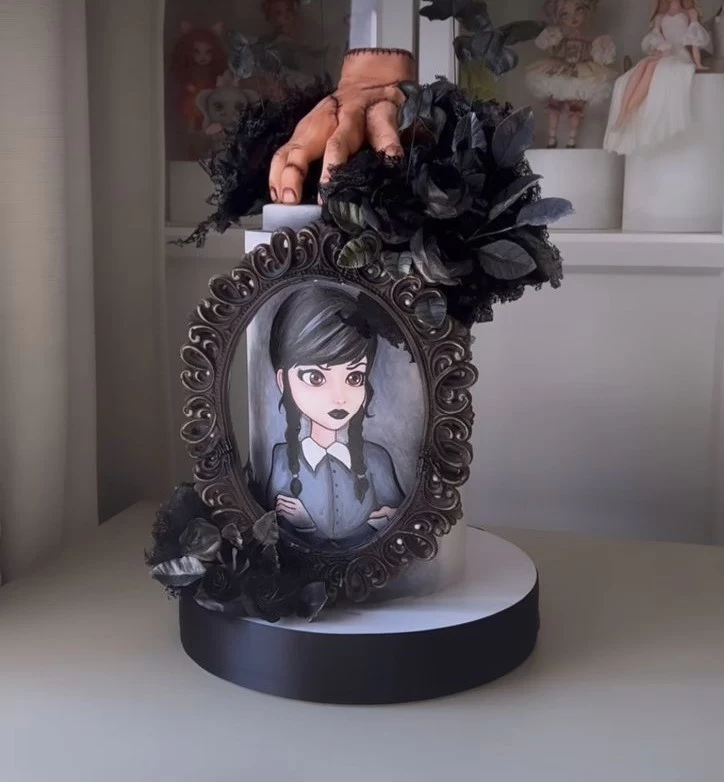 کیک های فوق العاده زیبا با طرح سریال ونزدی توسط یک هنرمند کیک های فوق العاده زیبا با طرح سریال ونزدی توسط یک هنرمند