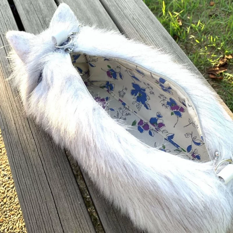 شما دوست دارید با این کیف ها که شبیه گربه است برید مدرسه‌ ؟