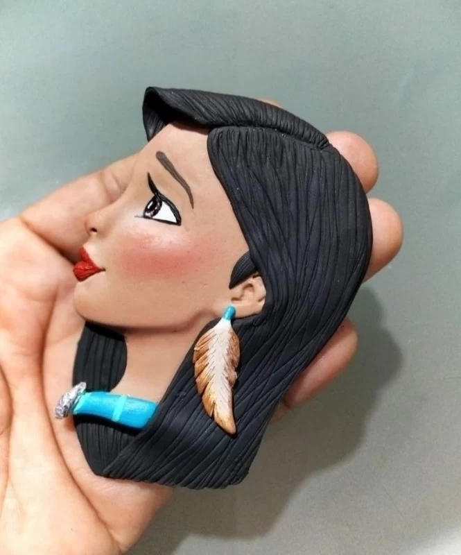 ساخت سر پرنسس های دیزنی با خمیر چینی توسط یک هنرمند