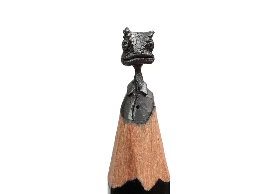 مجسمه با نوک مداد