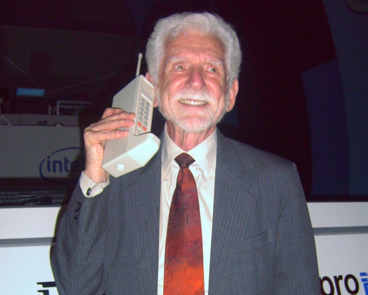 اولین تلفن همراه جهان