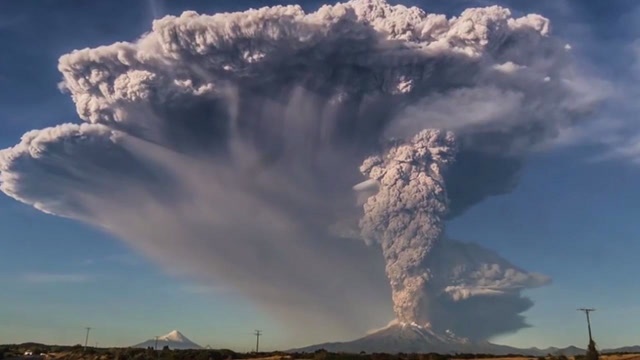 فوران آتشفشان شیولوچ در کامچاتکا روسیه
