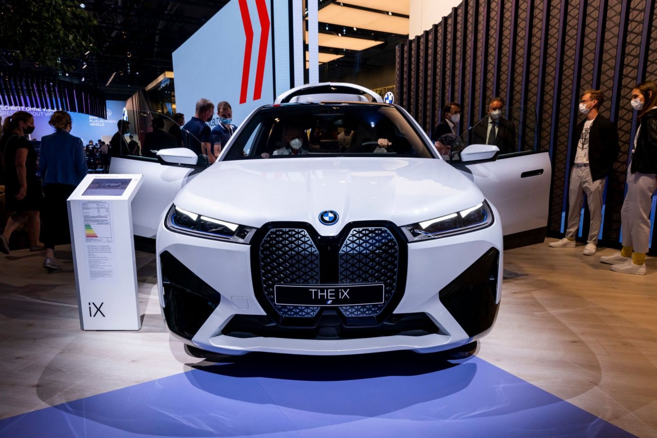 Bmw ix m60. Bmw ix m60. Ix bmw электрокроссовер. Bmw ix m60 2022. Машину икс м.