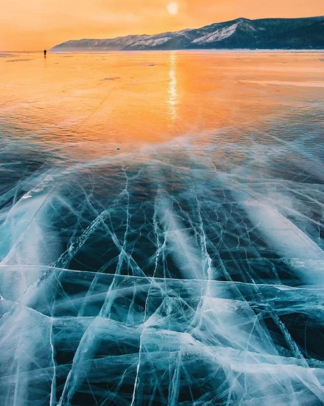 دریاچه بالکان یخ زده 