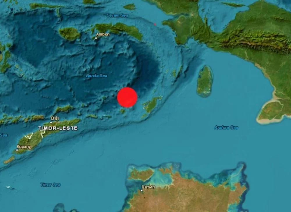 لحظه زلزله ۷.۶ ریشتری در اندونزی