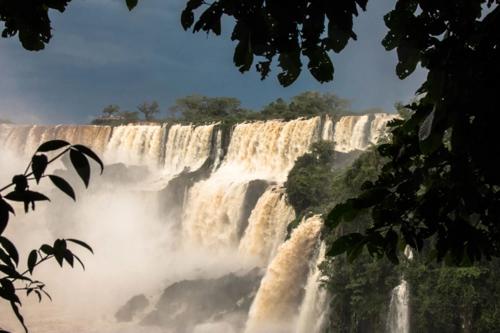 آبشار ایگوازو در آمریکای جنوبی