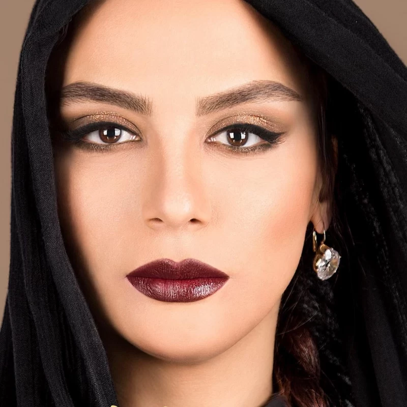 مارال فرجاد/ نقاشی دختری با گوشواره مروارید