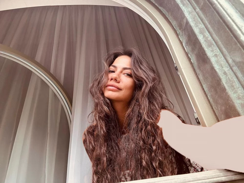 چهره بدون آرایش