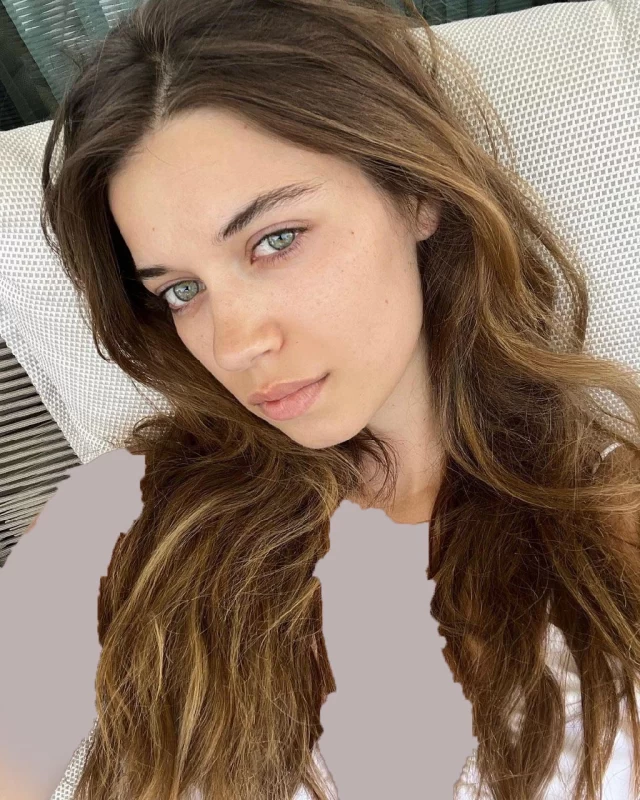 چهره بدون آرایش