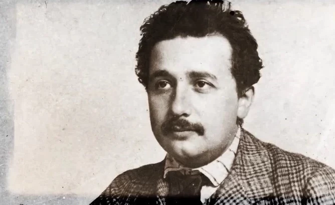آلبرت اینشتین/مغز دزدیده شده آلبرت انیشتین