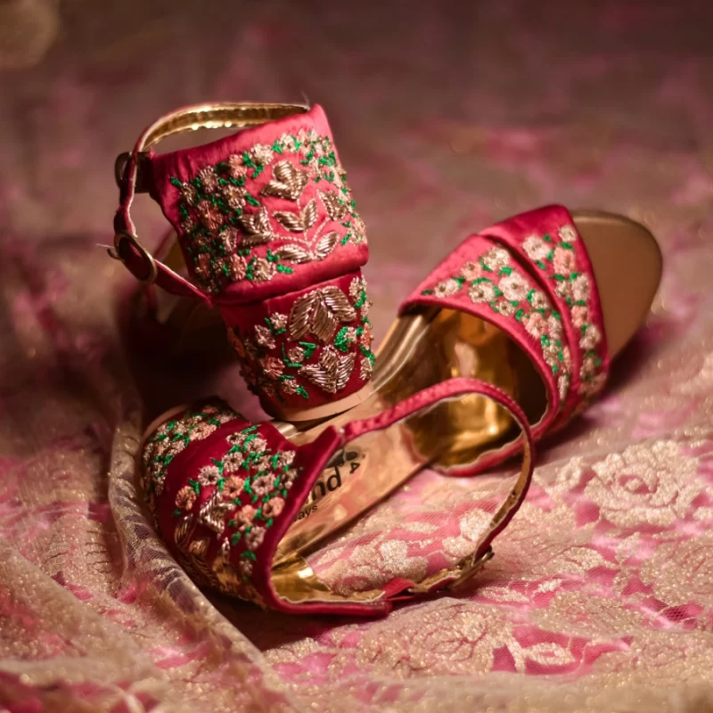 کفش‌های زیبایی که زنان افغان در عروسی می‌پوشند