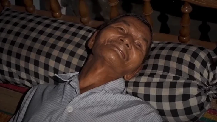 این پیرمرد ۸۰ ساله در شش دهه گذشته نخوابیده بود