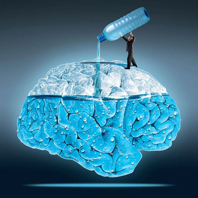 اگر آب نخوریم چه بلایی سر بدن ما می‌آید؟