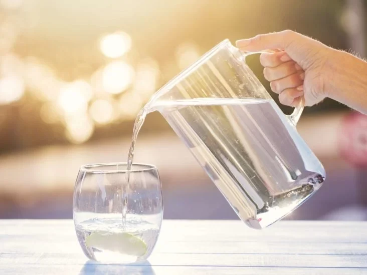 اگر آب نخوریم چه بلایی سر بدن ما می‌آید؟
